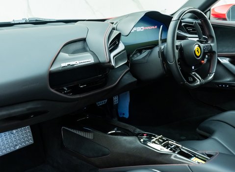 Ferrari SF90 Stradale 16