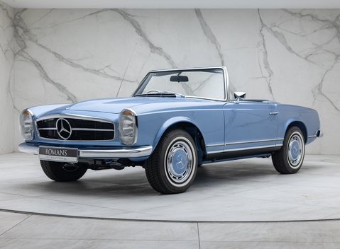Mercedes-Benz 280 SL W113 Pagoda 1