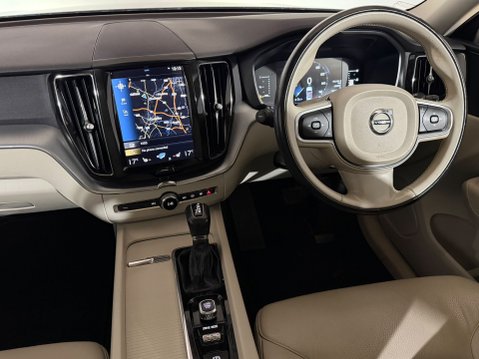 Volvo XC60 D4 MOMENTUM AWD 12