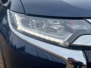 Mitsubishi Outlander DI-D 4 17