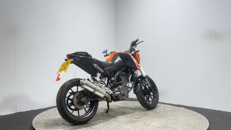 KTM Duke 2014 29K RUNNING PROJECT BIKE SUPERMOTO NAKED BIKE 125CC 15BHP 2