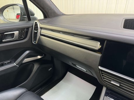 Porsche Cayenne 4.0 Cayenne T S E-Hybrid Auto 4WD 5dr 75