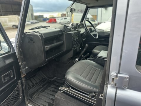 Land Rover Defender 110 TDI XS UTILITY WAGON DCB AIR CON 11