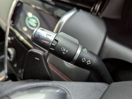 Land Rover Discovery Sport 2.0 Discovery Sport R-Dynamic SE D Auto 4WD 5dr 71