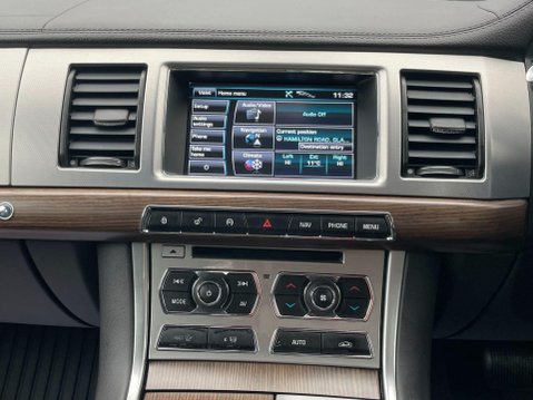 Jaguar XF 2.2d Luxury Auto Euro 5 (s/s) 4dr 22