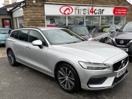 Volvo V60 B3 MOMENTUM MHEV 1