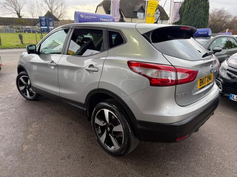 Nissan Qashqai 1.5 dCi N-Connecta 2WD Euro 6 (s/s) 5dr 9