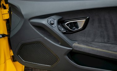 Lamborghini Huracan Spyder LP610-4 21