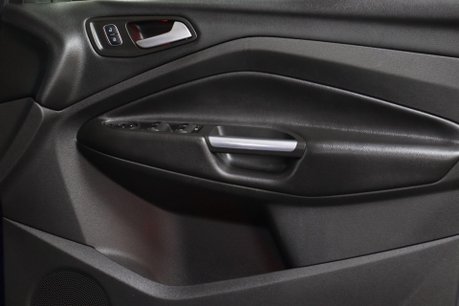 Ford Kuga ST-LINE X 36
