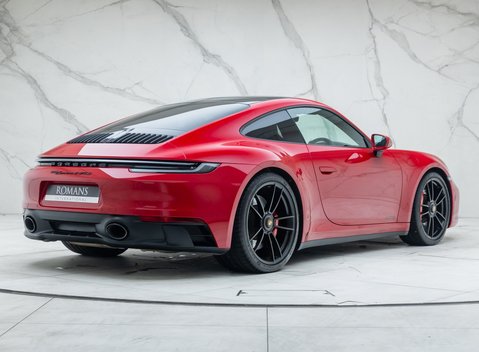 Porsche 911 Carrera 4 GTS (992) 6