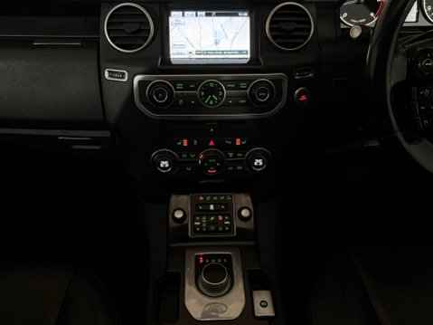 Land Rover Discovery SDV6 HSE 14