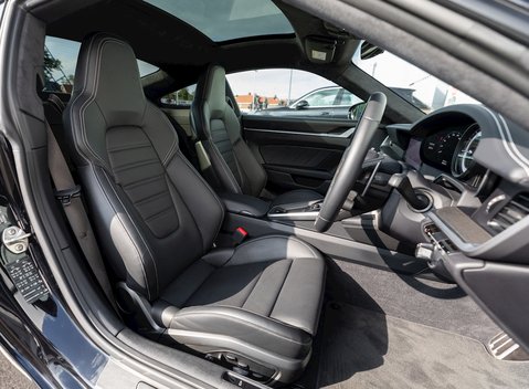 Porsche 911 (992) Turbo S 12