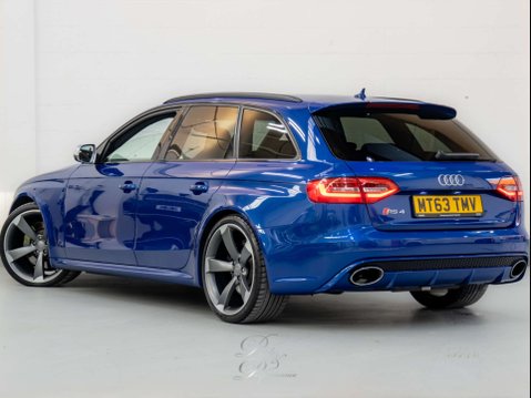 Audi RS4 4.2 RS 4 FSI Quattro Auto 4WD 5dr 9