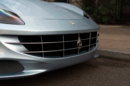 Ferrari FF FF 10