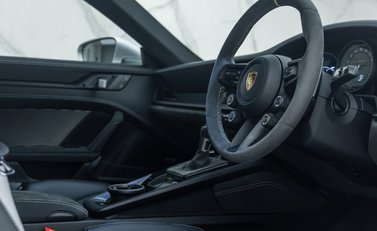 Porsche 911 GT3 RS (992) 13