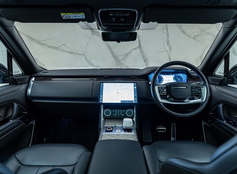 Land Rover Range Rover P530 SV 23