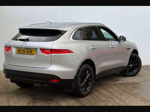 Jaguar F-Pace 2.0 F-PACE Prestige AWD D Auto 4WD 5dr 40