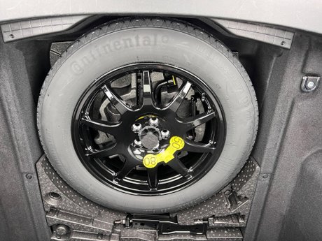 Land Rover Range Rover Velar 2.0 D240 R-Dynamic HSE Auto 4WD Euro 6 (s/s) 5dr 50