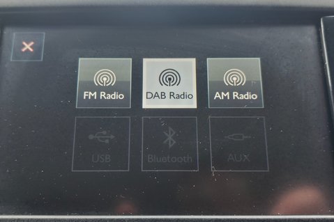 Peugeot 208 PURETECH ACTIVE.. 6 SERVICES.. 1 PREVIOUS KEEPER.. £20 ROAD TAX  27