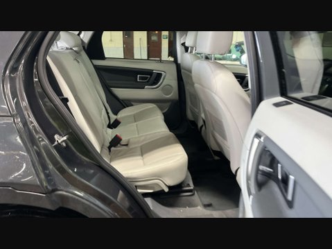 Land Rover Discovery Sport 2.0 Discovery Sport Black HSE TD4 Auto 4WD 5dr 10
