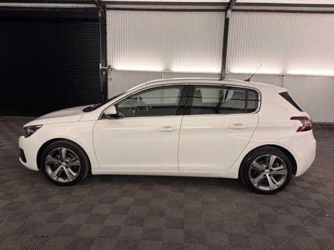 Peugeot 308 1.2 PureTech GPF Allure Euro 6 (s/s) 5dr 52