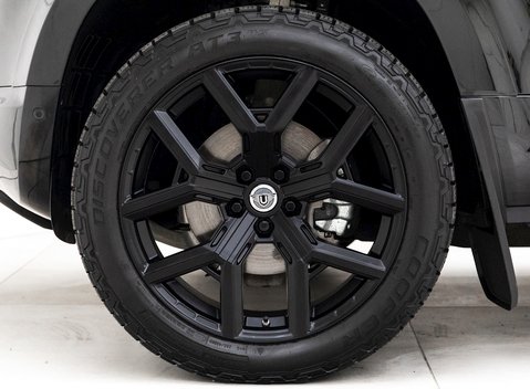 Land Rover Defender 110 SE D250 Urban 8