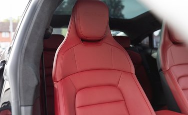 Porsche Taycan Turbo S 13