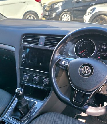 Volkswagen Golf MATCH TSI EVO…4 SERVICES .. 1 PREVIOUS KEEPER.. STUNNING EXAMPLE 3