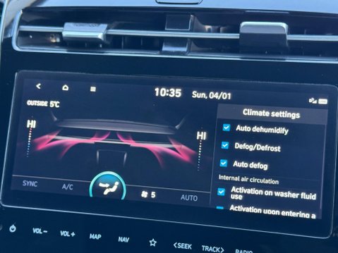 Hyundai TUCSON 1.6 h T-GDi Premium Auto Euro 6 (s/s) 5dr 26