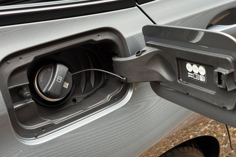BMW 3 Series 330E M SPORT -VAT Q -DRIVING ASSISTANT PRO -PAN ROOF -H/K -M PRO PACK 81