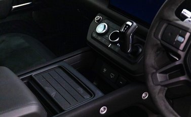 Land Rover Defender V8 17