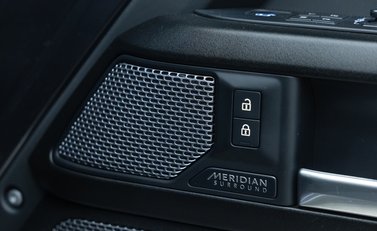 Land Rover Defender 90 V8 CARPATHIAN EDITION 27