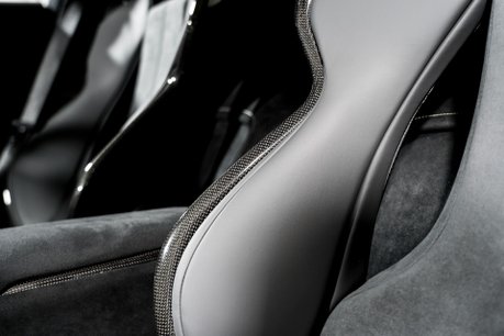 Ferrari 12Cilindri COUPE. HISTORIC PAINTWORK. PASSENGER DISPLAY. LIFT. PANO ROOF. CARBON INT. 23