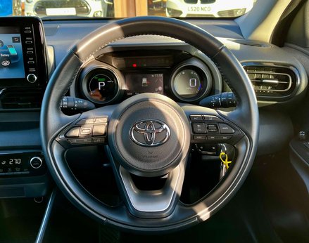 Toyota Yaris 1.5 Yaris Design HEV CVT 5dr 20