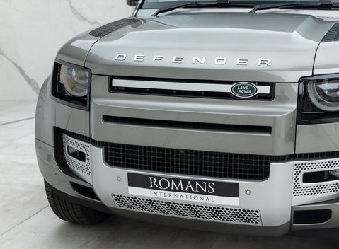 Land Rover Defender 110 XS Edition P400 25