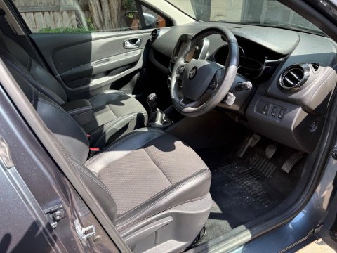 Renault Clio DYNAMIQUE S NAV DCI 12