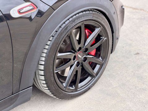 Mini Hatch 2.0 John Cooper Works Auto 3dr 27