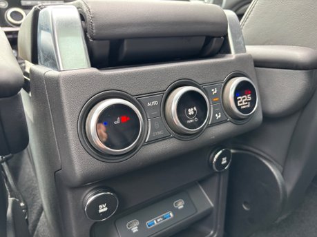 Land Rover Discovery 3.0 TD V6 HSE LUXURY SUV 5dr Diesel Auto 4WD Euro 6 (s/s) (258 ps) 13