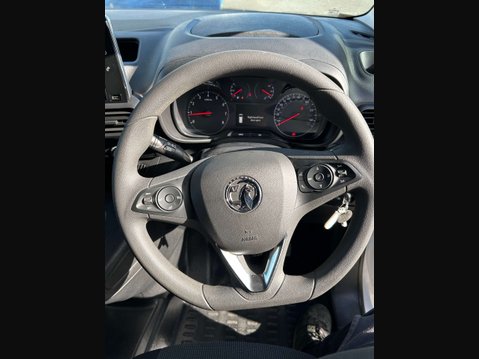 Vauxhall Combo 1.5 Turbo D 2300 Pro Panel Van 5dr Diesel Manual L1 H1 Euro 6 (s/s) (100 ps 27