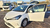 Toyota Yaris 1.33 Dual VVT-i Design Hatchback 5dr Petrol Multidrive S Euro 6 (99 ps) 10