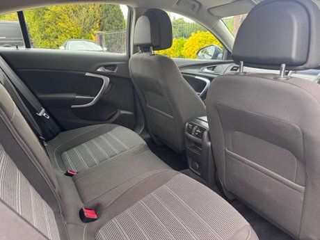 Vauxhall Insignia 1.8 Insignia SRi 5dr 26