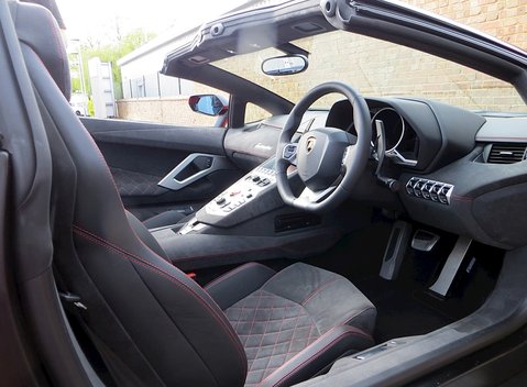 Lamborghini Aventador LP 720-4 Roadster 50th Anniversary 9