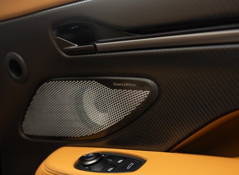 Aston Martin Vanquish Volante 29