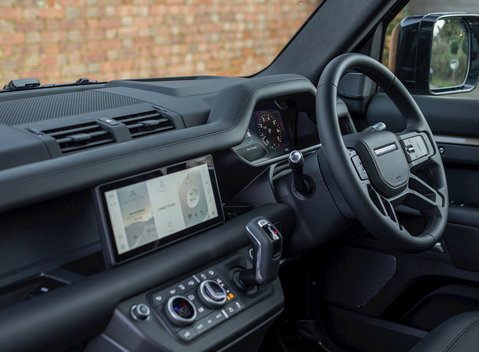 Land Rover Defender 110 X P400 16