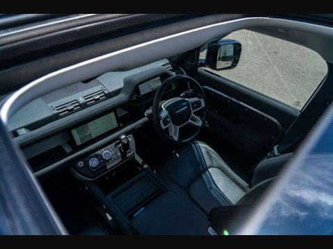 Land Rover Defender 3.0 Defender XS Edition D MHEV Auto 4WD 5dr 17