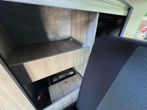 Volkswagen Transporter VW T6 FUNKY DUBZ 4 BERTH POP TOP 19