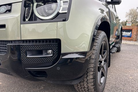 Land Rover Defender 110 D250 Hard Top SE MHEV - Deployable Towbar 23