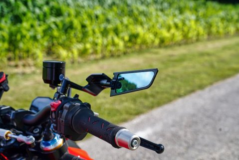 Ducati Streetfighter V4S 10