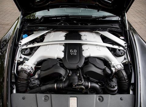 Aston Martin V12 Vantage S 28