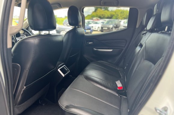 Mitsubishi L200 DI-D BARBARIAN DOUBLE CAB AUTO REAR CANOPY 39